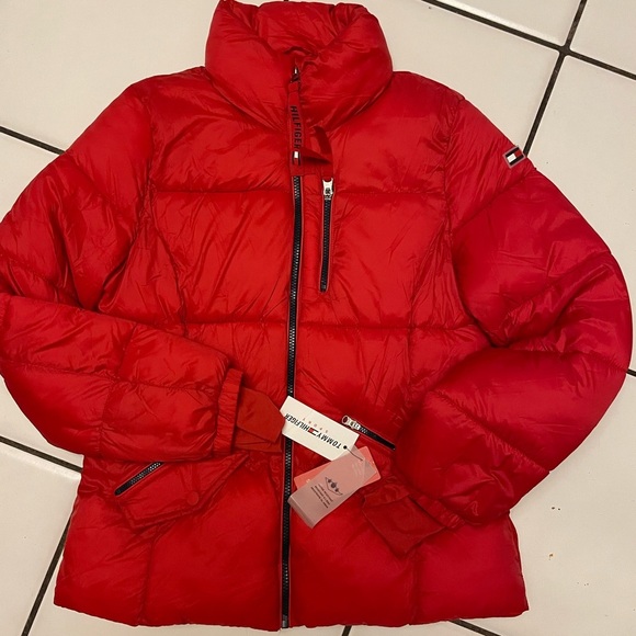 TOMMY HILFIGER red puffer winter jacket women’s XS / M NWT - Picture 10 of 12